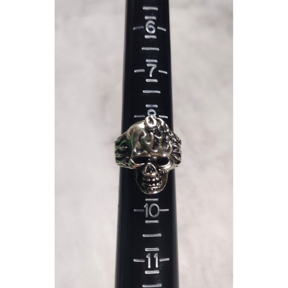 Skull With Flames Ring Size 9 Biker Gothic Punk Rocker Jewelry Silver Plated - Picture 7 of 7